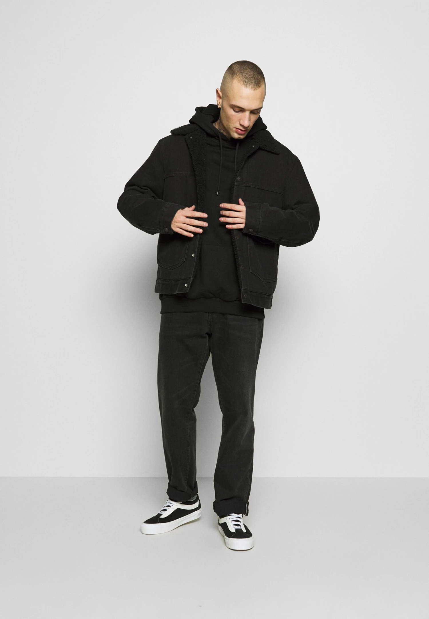 YOURTURN Hoodie - Black - Afbeelding 2